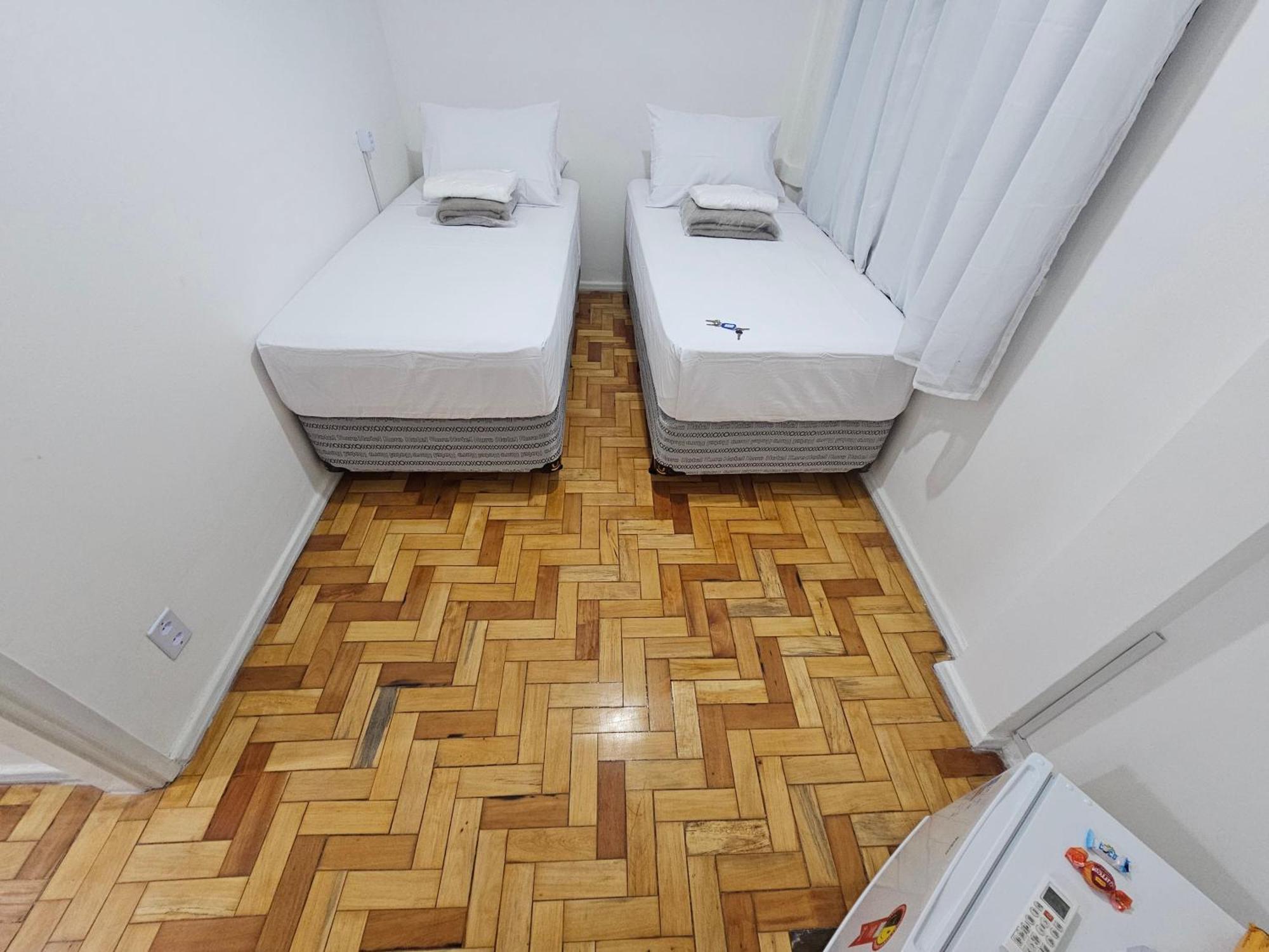 Habitación en casa particular Privativo Em *